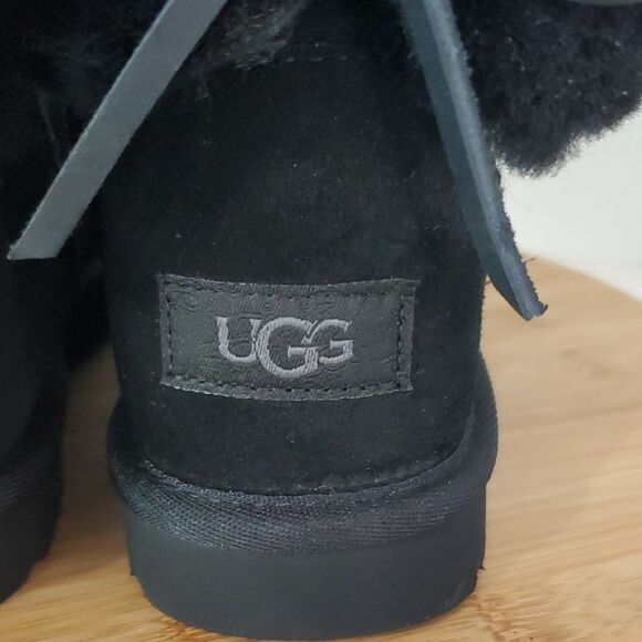 UGG Women's Classic Double Bow Mini Black Suede Ankle Boots Size 6 NWOT - Picture 2 of 13